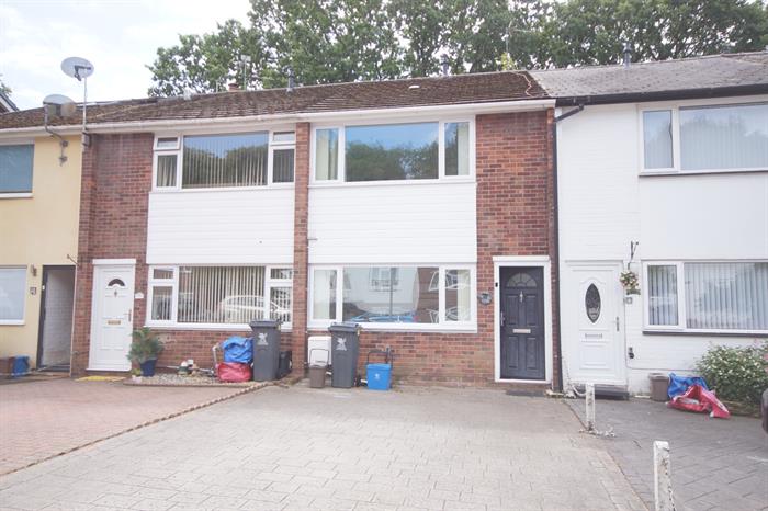 8 Woolaston Avenue, Lakeside, Cardiff  CF23 6EZ